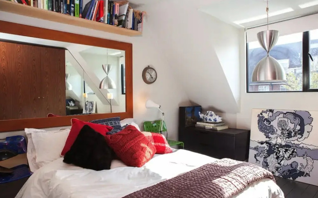 Spacious 2 Bedroom House in Central London