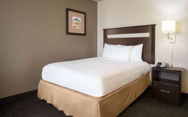 Travelodge by Wyndham Dexter