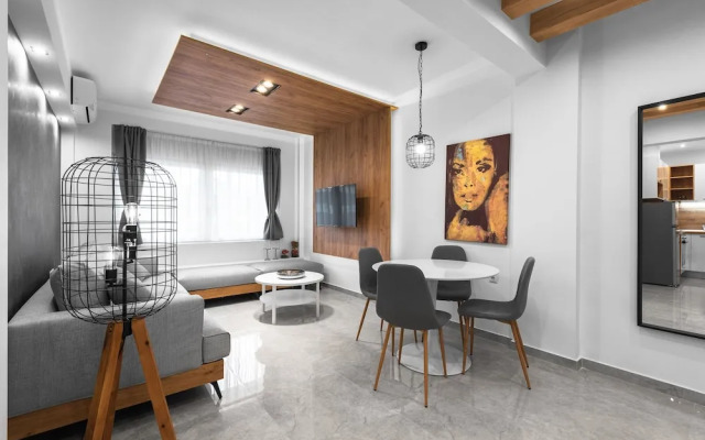White and Wood Nilie Hospitality MGMT