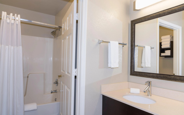 Staybridge Suites Chicago-Oakbrook Terrace by IHG