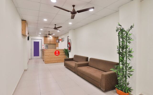 OYO 16675 Hotel Shri Krishna Inn