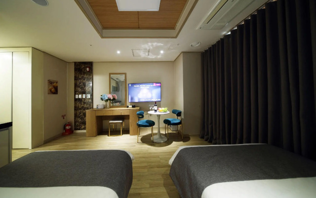The Hotel Yeong Jong