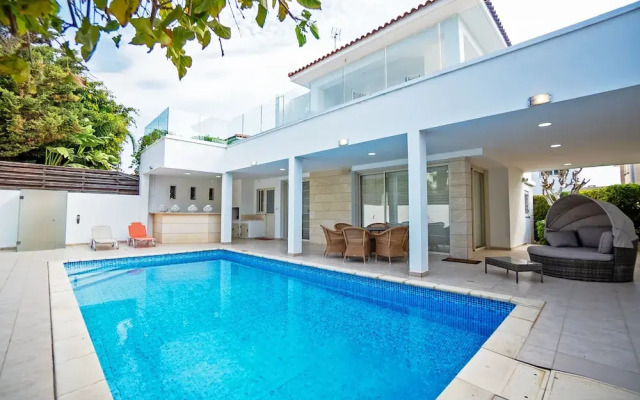 Beachfront 3 BDR Villa With Pool