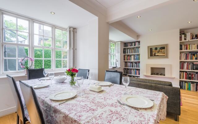 Charming Golders Green Home by Hampstead Heath