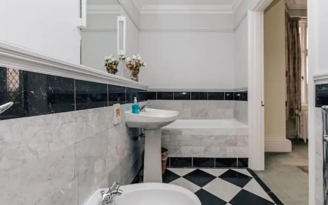 Waterfront Retreat in Hambleden