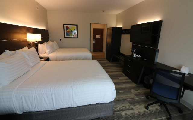 Holiday Inn Express & Suites Coffeyville by IHG