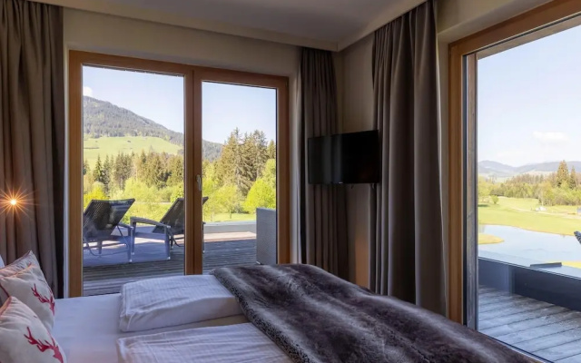 Exclusive Penthouse on the Golf Course