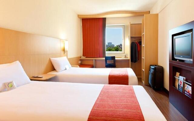 ibis Dalian Zhongshan Square
