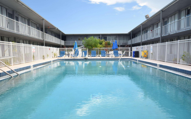 Ramada Stuart
