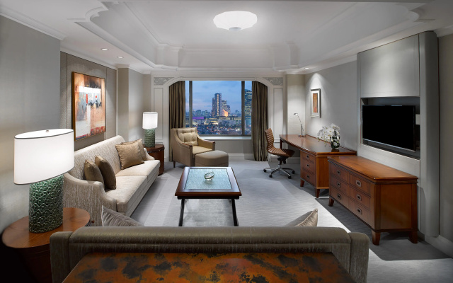 Shangri-La Jakarta Hotel – Guest Rooms – Jakarta