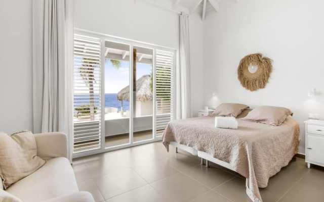 Kas di Sono Pool & Jacuzzi Private Beach