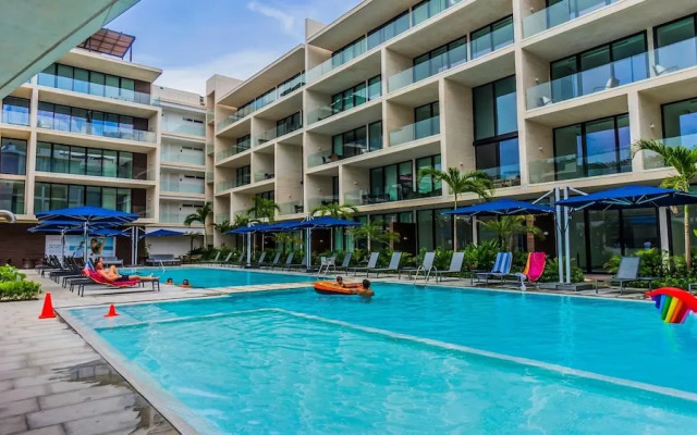 Contemporary Design Oceana 422 Playa del Carmen Condo by RedAwning