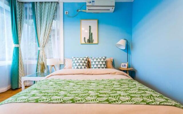 Chongqing Yuzhong·Hongya Cave· Locals Apartment 00134800