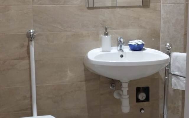 Erzsebet 53 Apartment