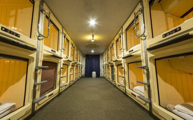 Capsule Hotel The Inn