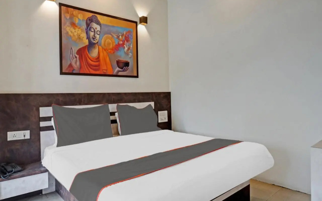 OYO 946 Royce Studio Apartments