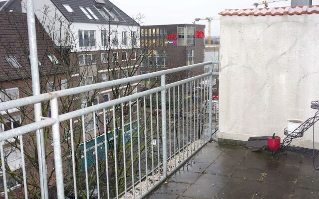 Tolstov-Hotels Big Room Apartment