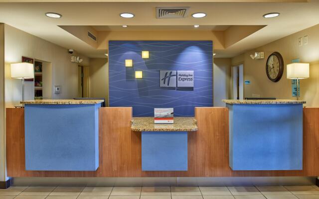 Holiday Inn Express & Suites El Paso Airport Area, an IHG Hotel