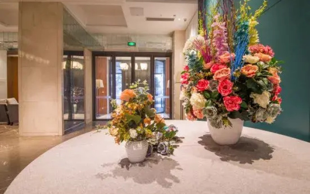 World Hotel (Jinan Hexie Square Qilu Children's Hospital)