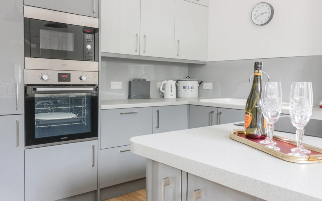 6 Coltbridge Gardens
