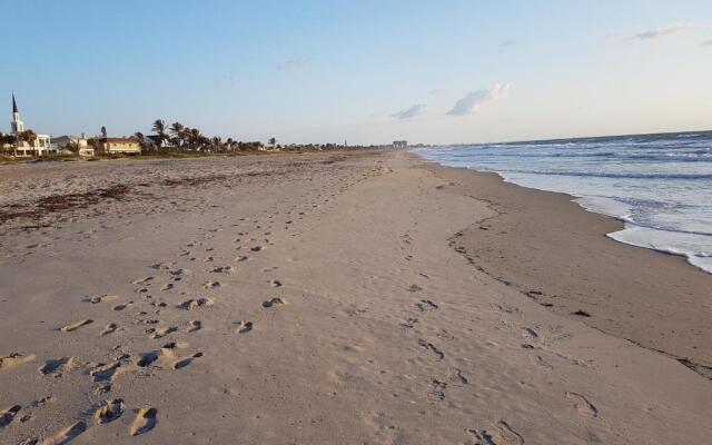 South Beach Inn - Cocoa Beach