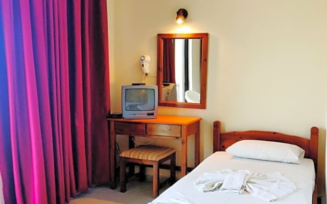 Titania Hotel