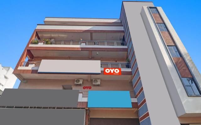 OYO Flagship 806332 Sai Mansion