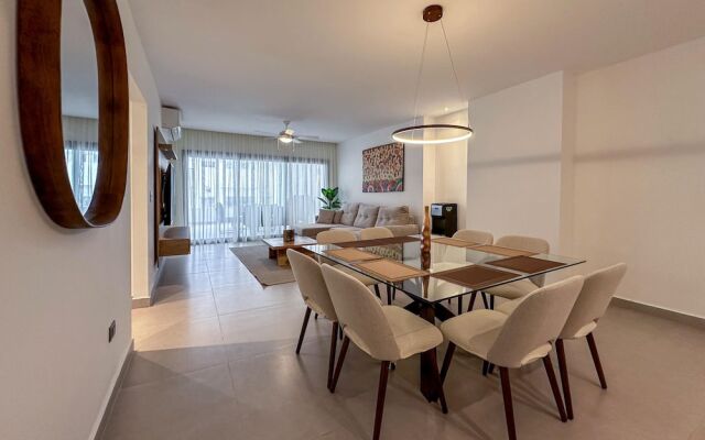 Gorgeous 2 BR Luxury Apartment