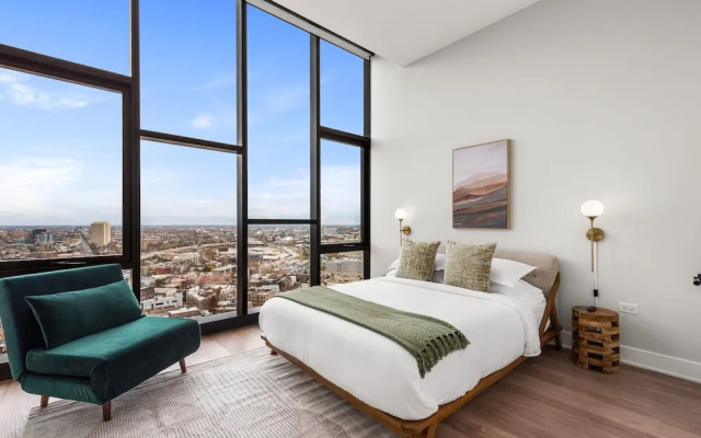 Luxury Penthouse 3BR Prime Location