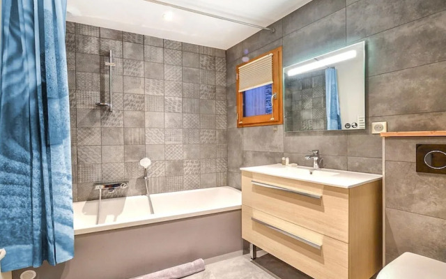 Cosy Chalet in Village of Les Allues