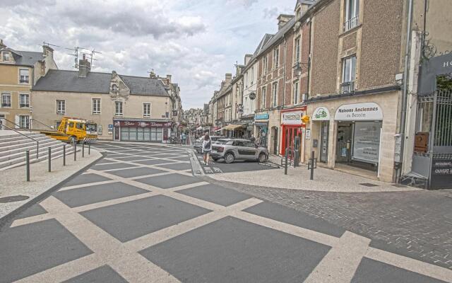 Modern apartment in Bayeux near Tapestry Museum