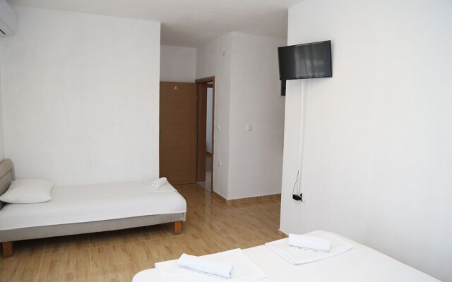 Inviting 1-bed Apartment in Ulcinj