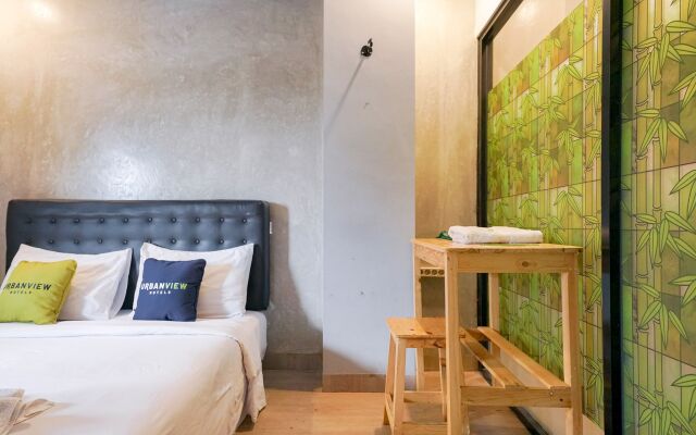 Urbanview Hotel Syariah De Umbrella Ciputat