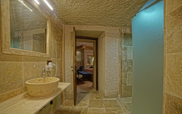 Zeus Cave Suites