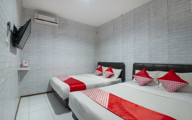 OYO 3283 Bwalk Hotel – Guest Rooms – Batu