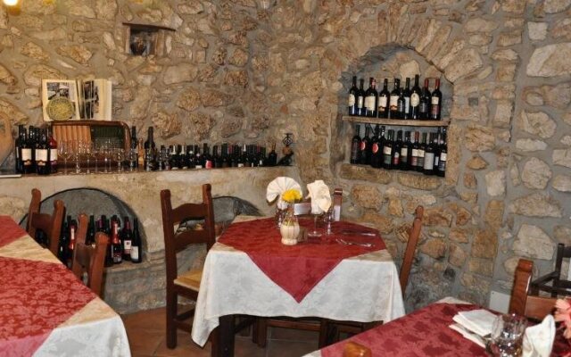 Al Piccolo Borgo Locanda Con Alloggio