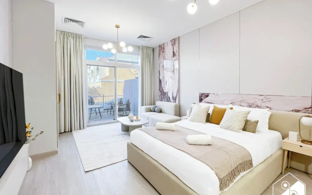 Stylish Ground-floor Studio JVC