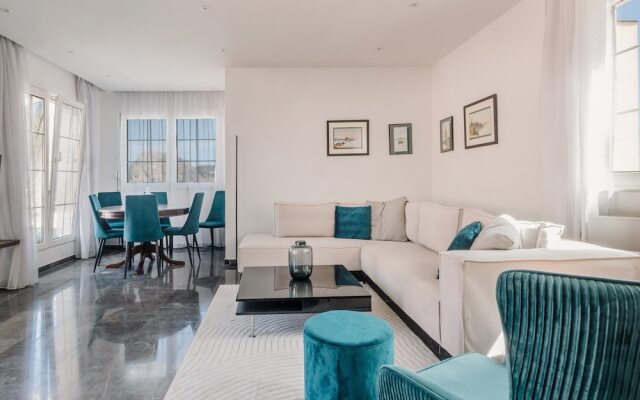 Old Fortress View Roof Top Apartment by Konnect