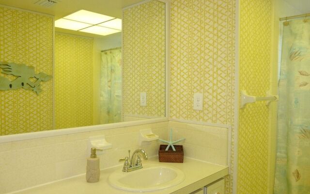 Inviting Waterfront Home With Western Exposure