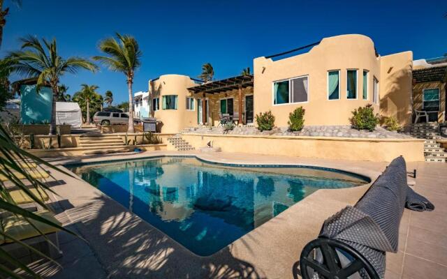 Casa Mañana Amazing Villa with Beachfront & Pool 4BR 4BA