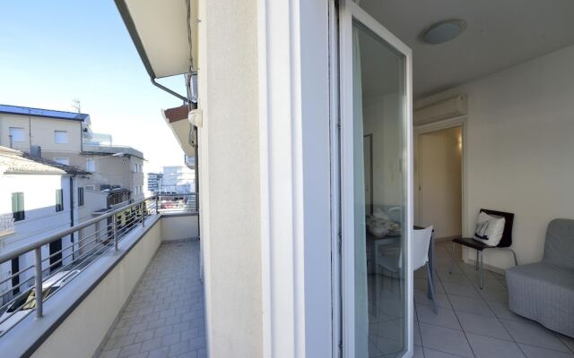 Bilocale con Balcone Mina 6