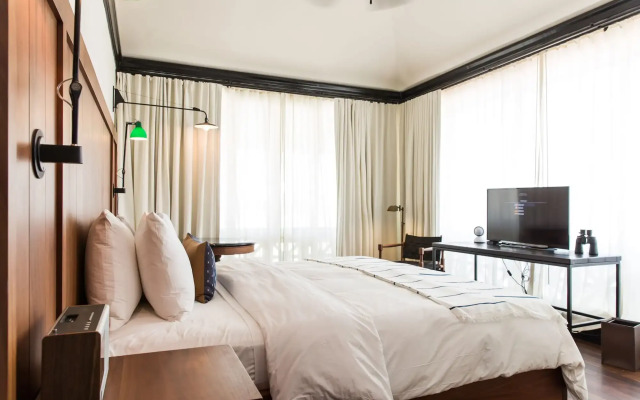 American Trade Hotel