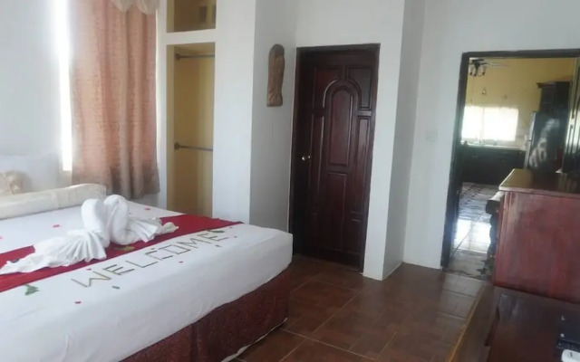See Belize Waterside Sea View 2-bedroom Apartment w Balcony, Pool & Deck 2nd FL