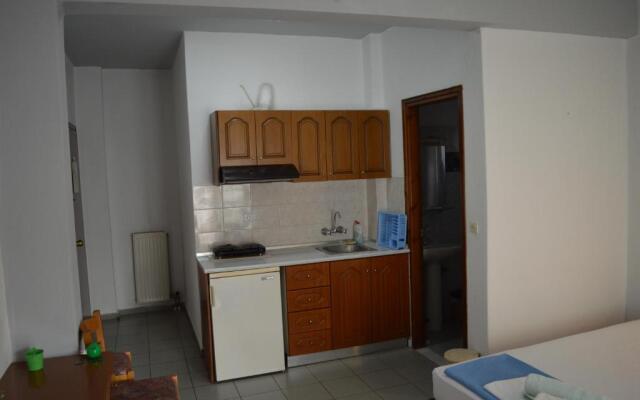 Galanis Studios and Apartments