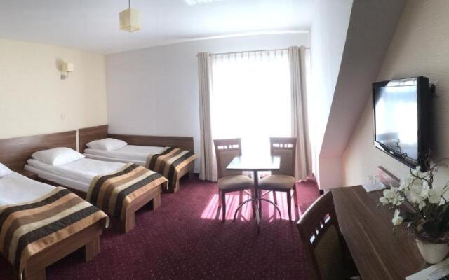 Hotel DYMINY