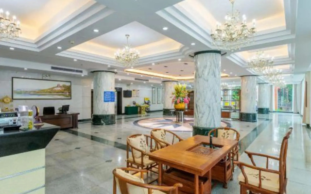 New Summer Palace Hote