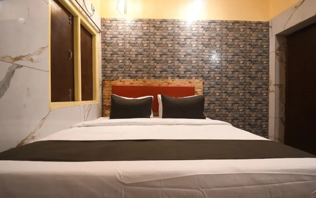 Hotel Plush