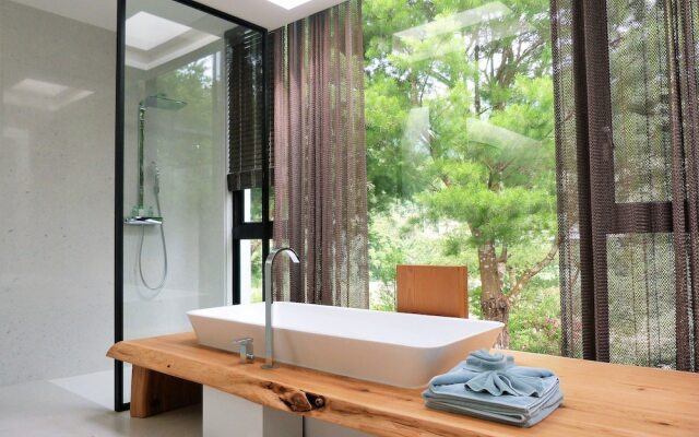 Aroundthetree Hermitage Manor