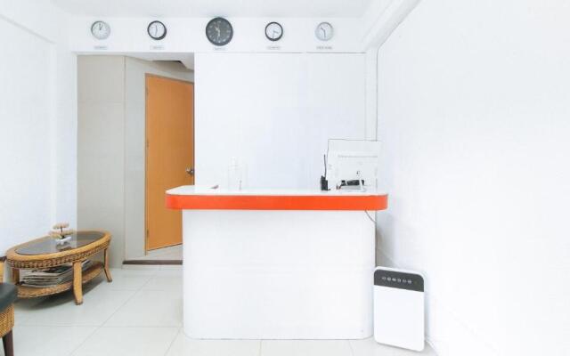 RedDoorz near Tambo Quirino Avenue - Vaccinated Staff