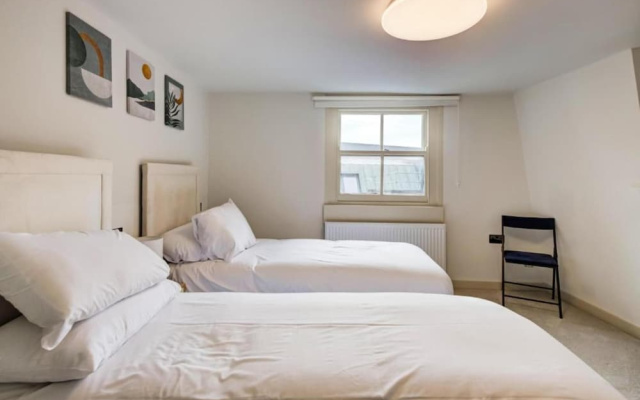 Stylish 2BR Apartment in Leicester Square